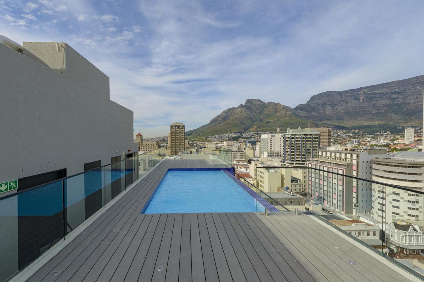 Urban Comfort At 1 Bed In City Centre With Pool Città del Capo Esterno foto